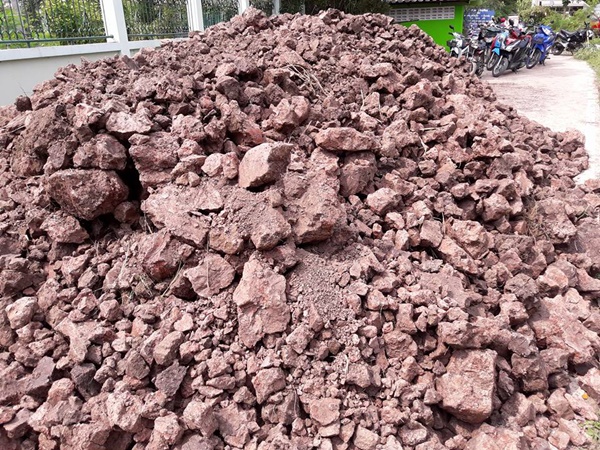 พิธีฝังศพเหยื่อผู้เสียชีวิตจากเหตุเรือล่มที่อยุธยา