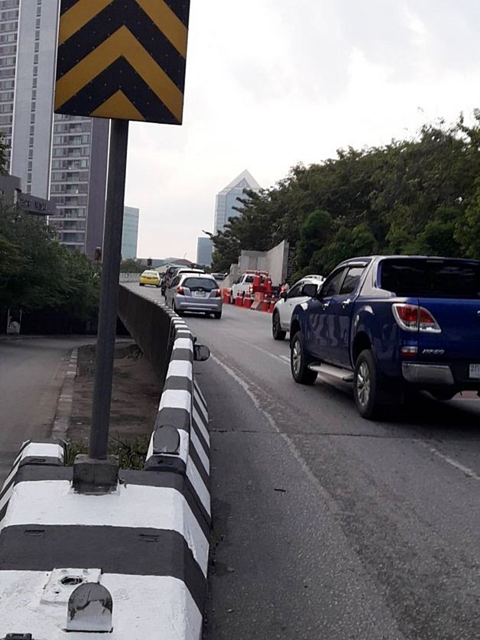 ตอม่อสะพานสร้างรถไฟฟ้า ร่วง