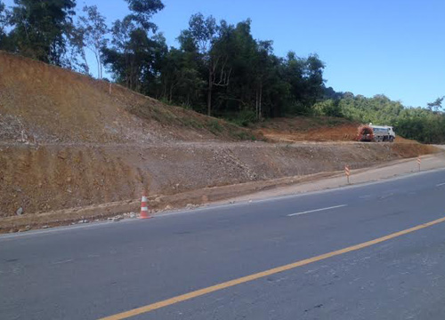 โค้ง 100 ศพ