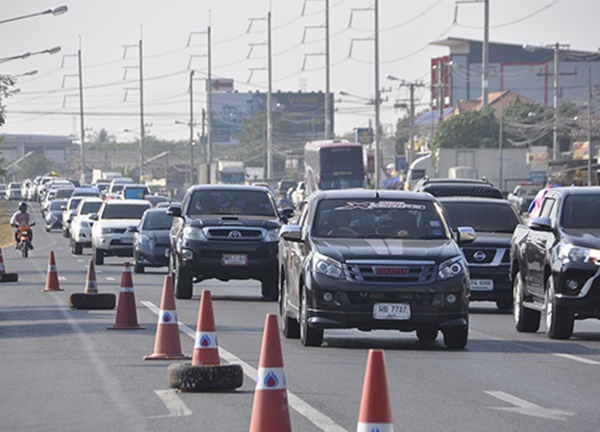 แนะเลี่ยงเส้นทางรถติด