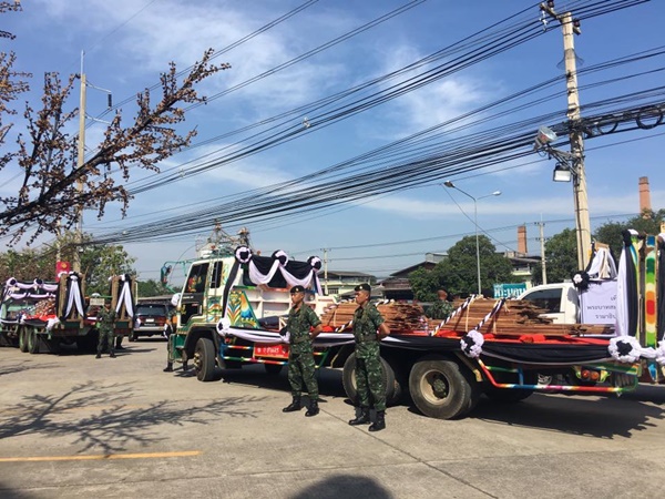 ไม้จันทร์หอม