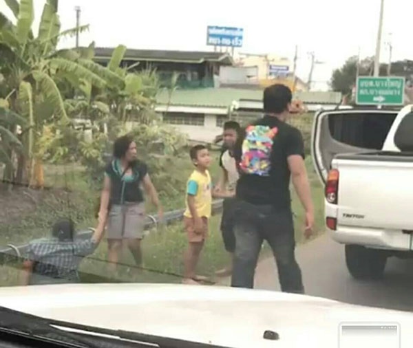 ทำร้ายผู้หญิง