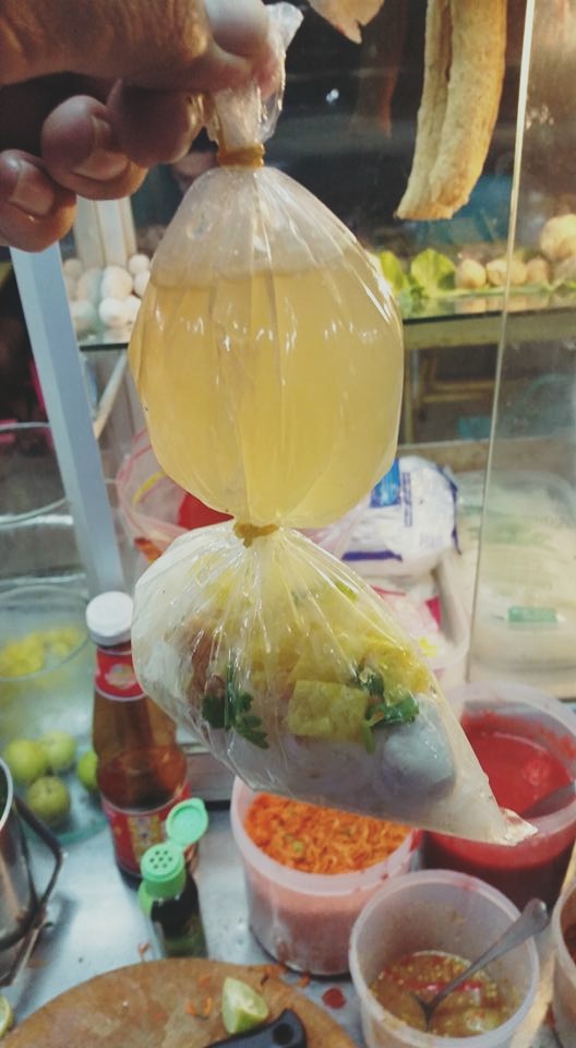 เส้นเล็กเเยกน้ำ