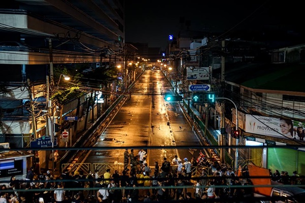   รวมภาพคืนมหาโศก 13 ตุลาคม 2559
