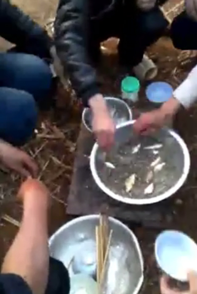 คลิปชาวเวียดนามเปิบพิสดาร