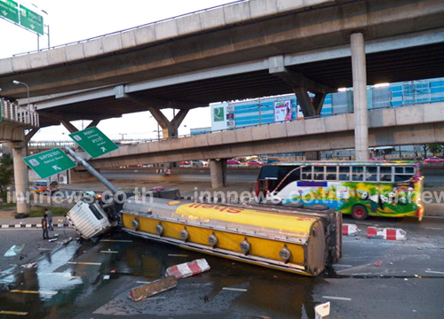 รถบรรทุกน้ำมัน