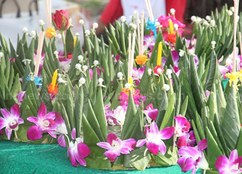 ลอยกระทง 2559