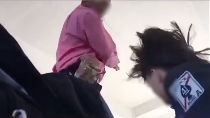 ครูตบนักเรียน 