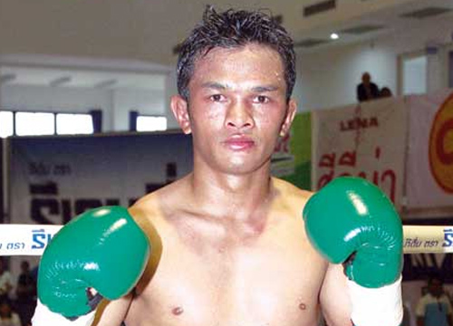 พนมรุ้งเล็ก ไก่ย่างห้าดาวยิม