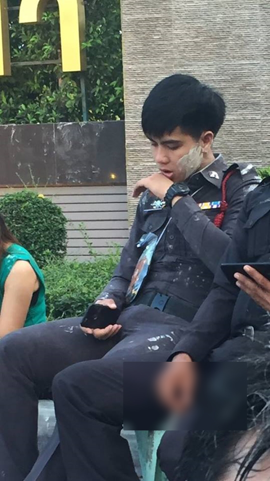 ตำรวจหล่อบอกต่อด้วย