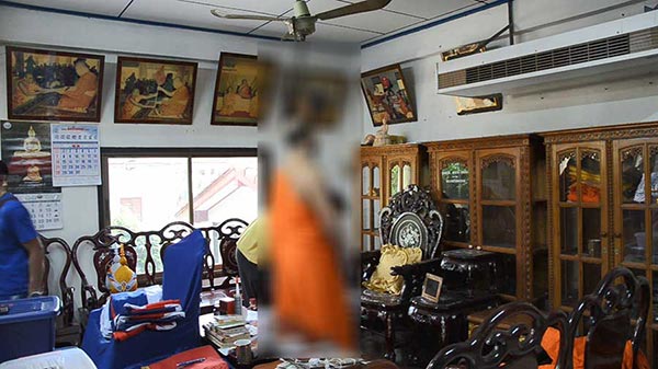 พระผูกคอตาย