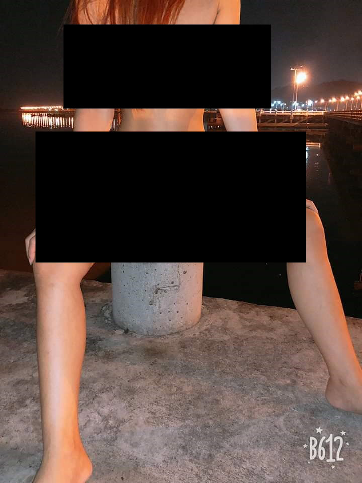 แก้ผ้าถ่ายรูป