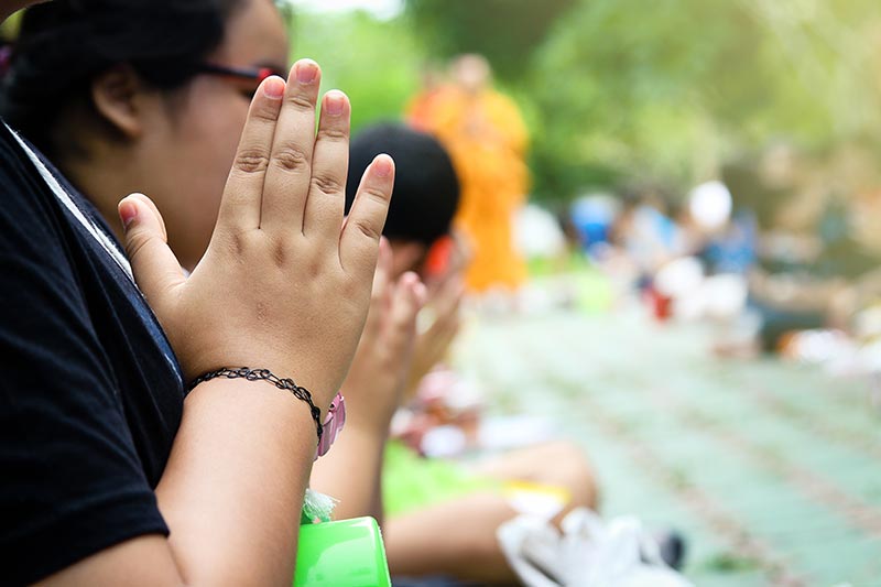 แฉค่ายธรรมะ