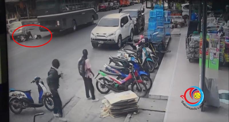 รถบัสทับเด็ก