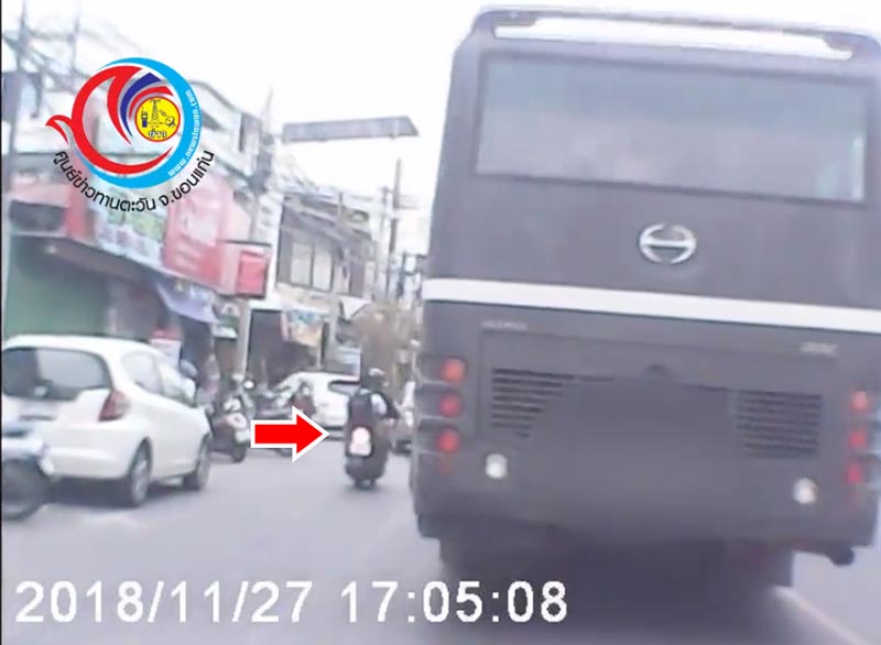 รถบัสทับเด็ก