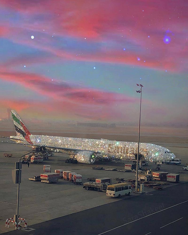 เครื่องบินประดับเพชร