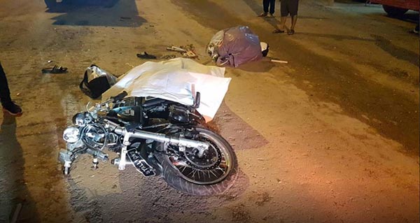 บิ๊กไบค์ชนกระบะ