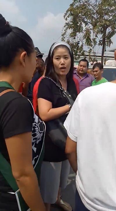 ป้าทุบรถ