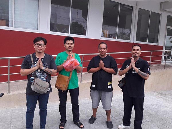 แก้ผ้าประกวดลายสัก