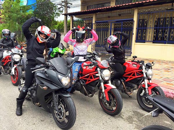 คู่รักนักศึกษา