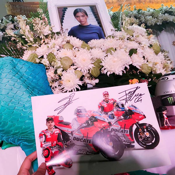 คู่รักนักศึกษา