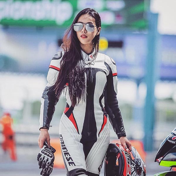 คู่รักนักศึกษา