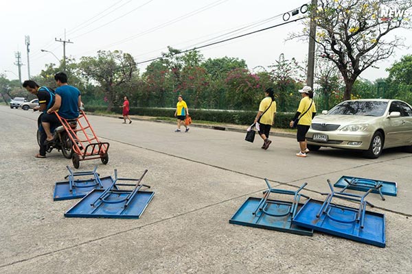 ขายของข้างทาง