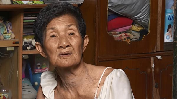 เตะคนแก่