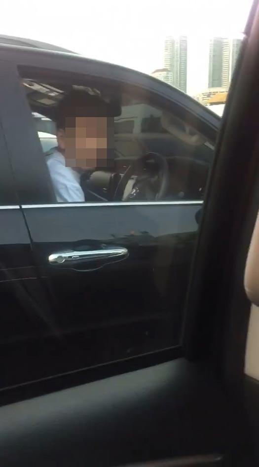 ถอยรถชน