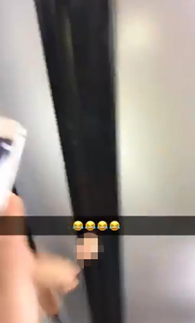 แกล้งเพื่อน