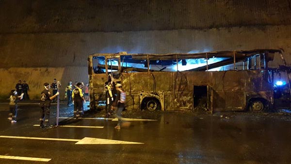 ไฟไหม้รถบัส