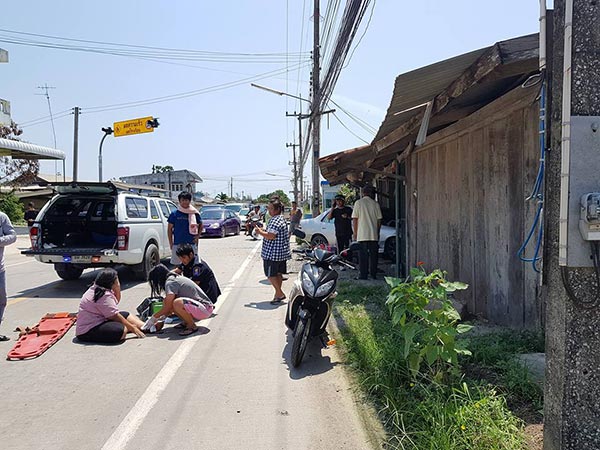 เก๋งชนมอเตอร์ไซค์