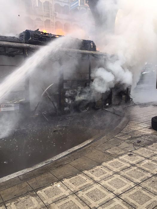 ไฟไหม้รถเมล์