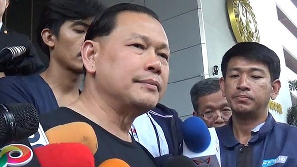 สันธนะ ประยูรรัตน์