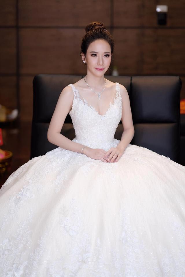 แต่งหน้าเจ้าสาว