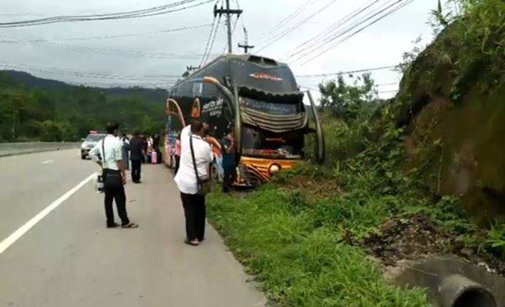 รถทัวร์ลมเบรกหมด