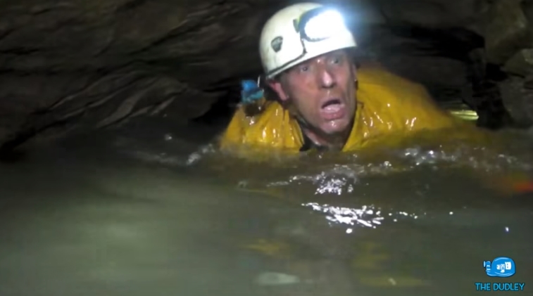 พิชิตถ้ำแคบ