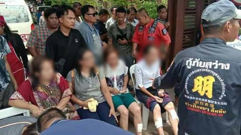 พื้นไม้ถล่ม