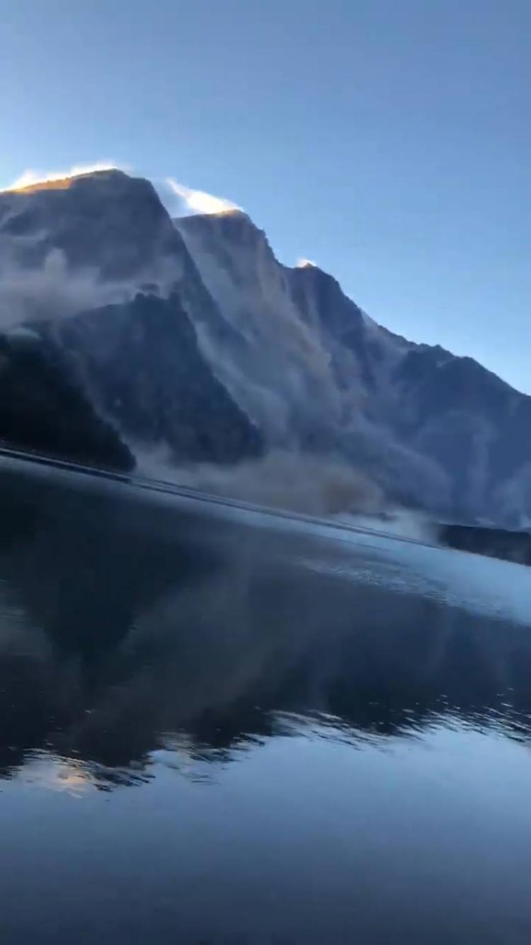 แผ่นดินไหว อินโดนีเซีย