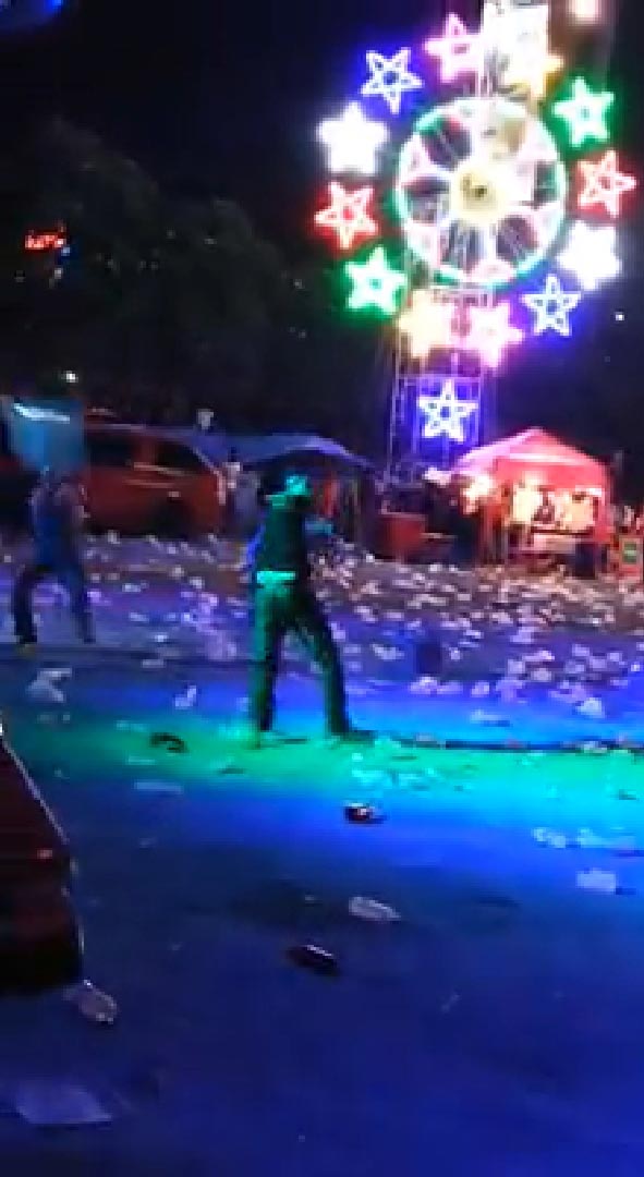 ตีกันกลางถนน