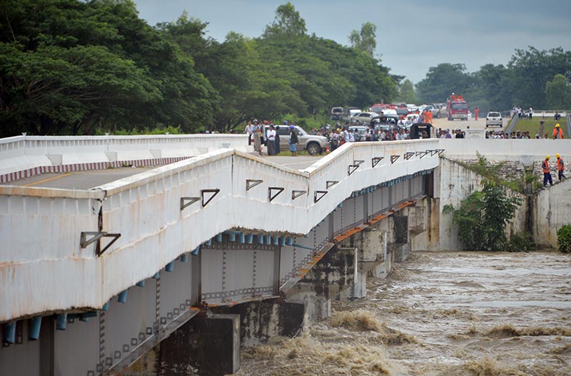 เขื่อนพม่าแตก