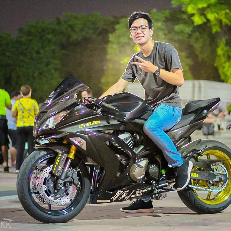 มอเตอร์ไซค์ชนกัน