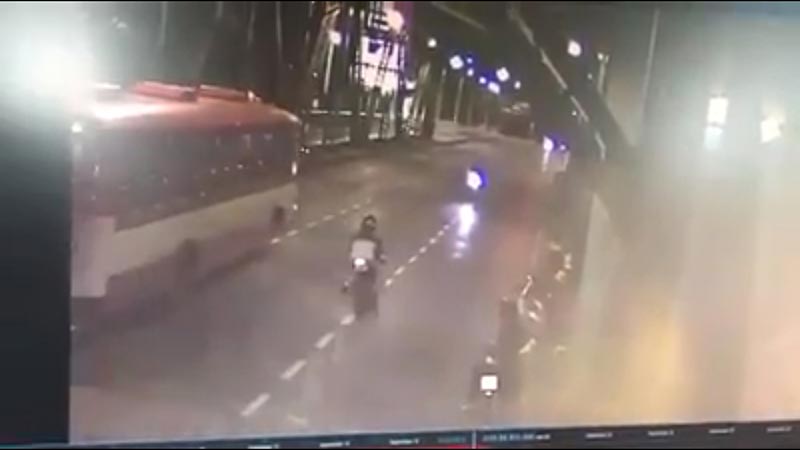 มอเตอร์ไซค์ชนกัน