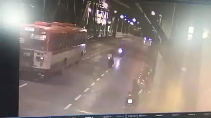 มอเตอร์ไซค์ชนกัน