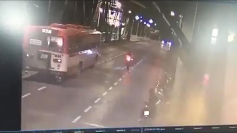 มอเตอร์ไซค์ชนกัน