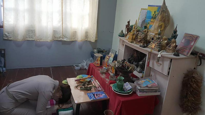 ภรรยากราบสามี