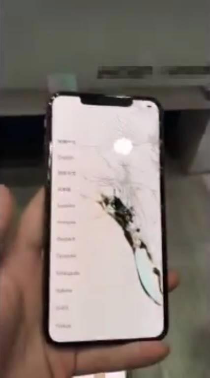 iPhone XS Max จอแตก