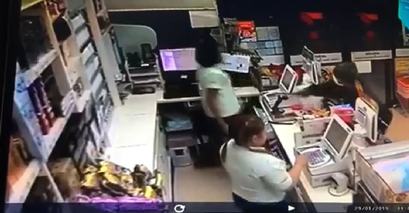 ปล้นเซเว่น