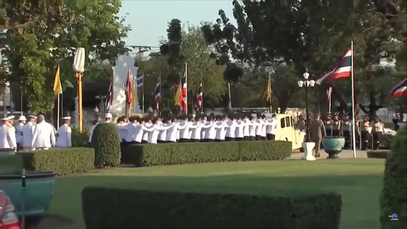 เข็นรถยนต์พระที่นั่ง