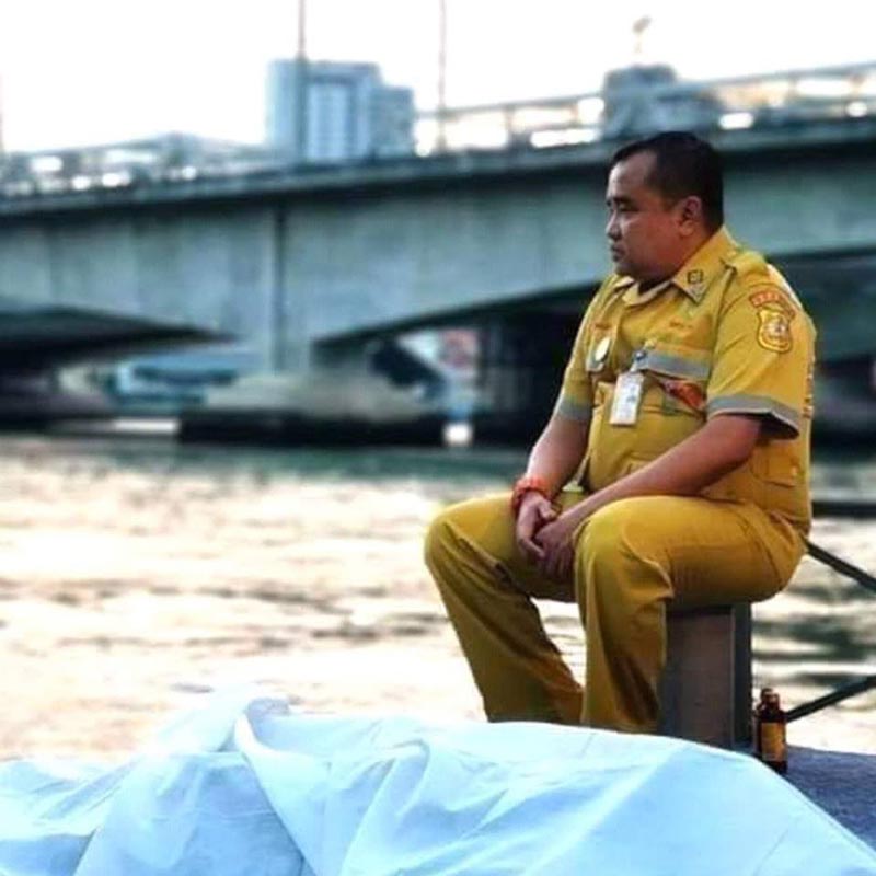 กู้ภัยเฝ้าศพ